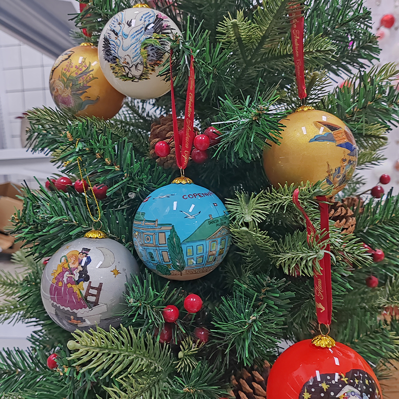 Creative Festive Glass Ball Ornaments – Perfect for Christmas and Holiday Party Decorations