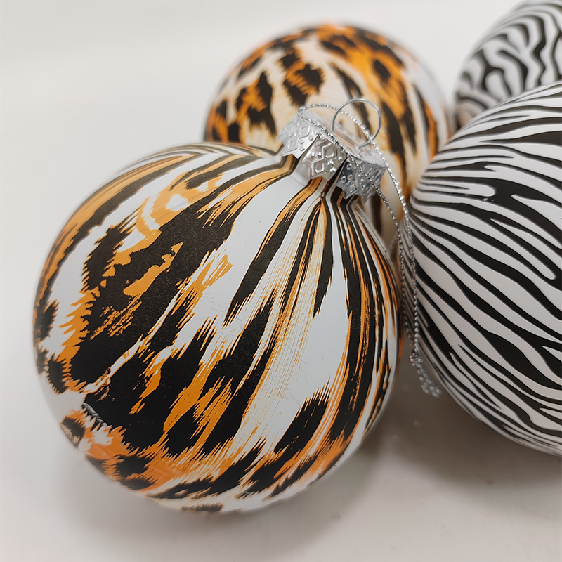 Customizable Plastic Ornaments with Water Transfer Printing for Party and Festival Use