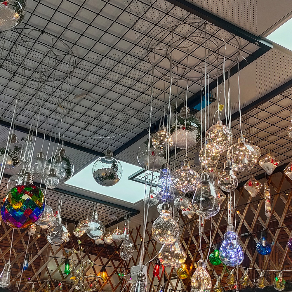 Wholesale of Christmas Crafts: Advantages and Cases of Customization Services
